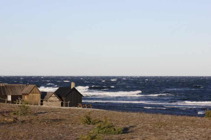 Im Winter ist es auf der knapp 3000 km2 großen Insel einsam. Im Sommer hingegen genießen zahlreiche Touristen das Pippi-Langstrumpf-Idyll.