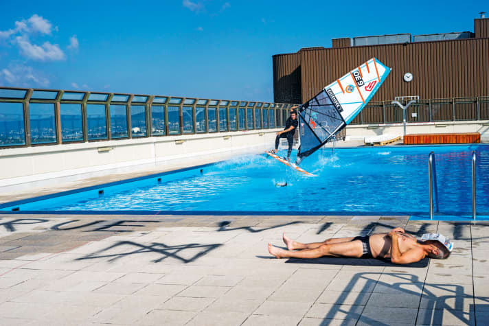 surf/12-maxmatissek-truewind-bts-byvincentforstenlechner_773cb4575204a48582f78974b8b9b6f4