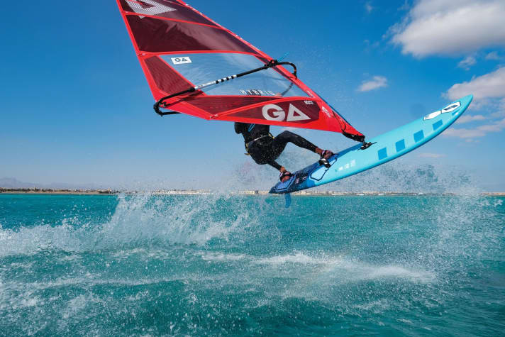 surf/15_774ce3db1b0ad0427f2b427e31a63759