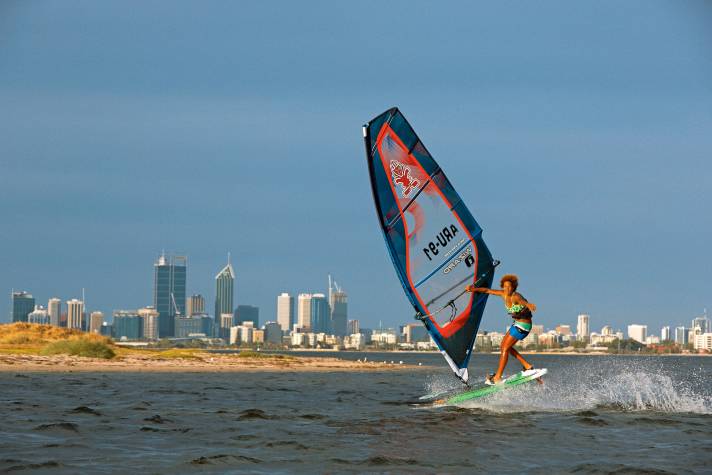 Around Perth there are more moderate spots and lighter winds.
