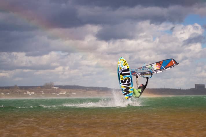 Lake Hain in a winter storm