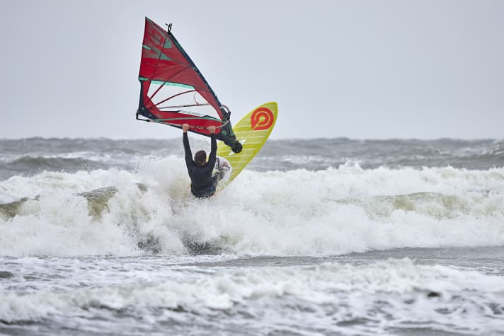 surf/202309201512282t7a9367-surf-magazin-wavetest-fotograf-oliver-maier_a9fa9bb9c7d6b47419e2bba61441cfed