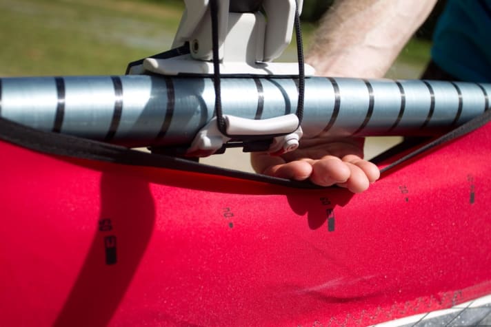 Designed for skinny masts (Rdm) and standard diameter masts (SDM). Most sails can therefore be set up with thick or thin masts.