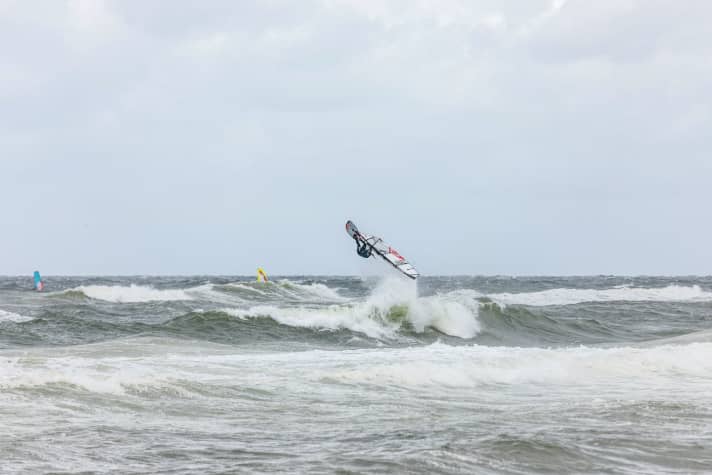 Powerful wave in Wenningstedt