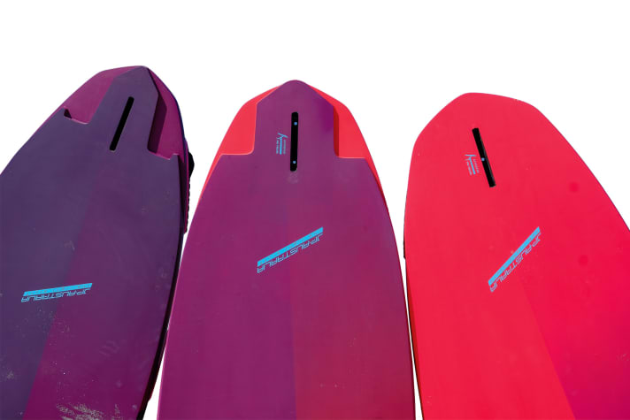 Freeride boards usually have no cutouts (right), but the more performance-orientated the board becomes, the larger the cutouts become