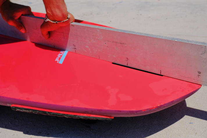 Measurement of the scoop rocker line