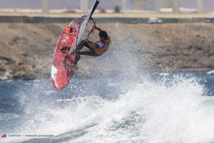 Philip Köster is in a playing mood at his home match | Carter/pwaworldtour.com