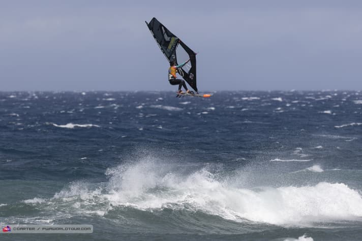 Over the Horizon - Lina jumps higher than ever before.