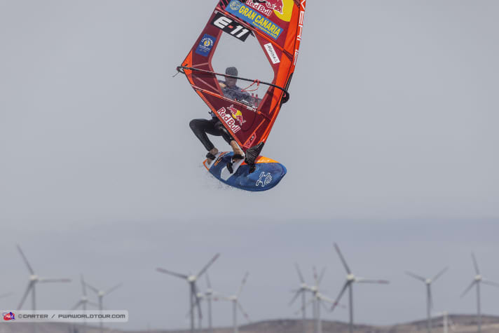 Liam Dunkerbeck gewinnt die U20 Wertung beim PWA World Cup