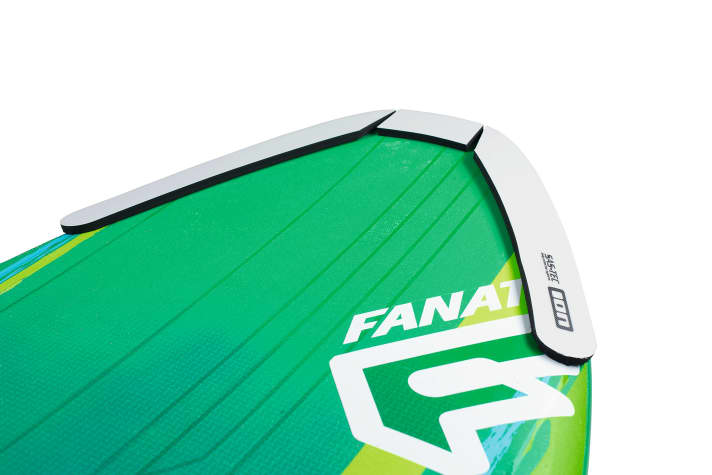 Aufgeklebte Noseguards schützen den Bug