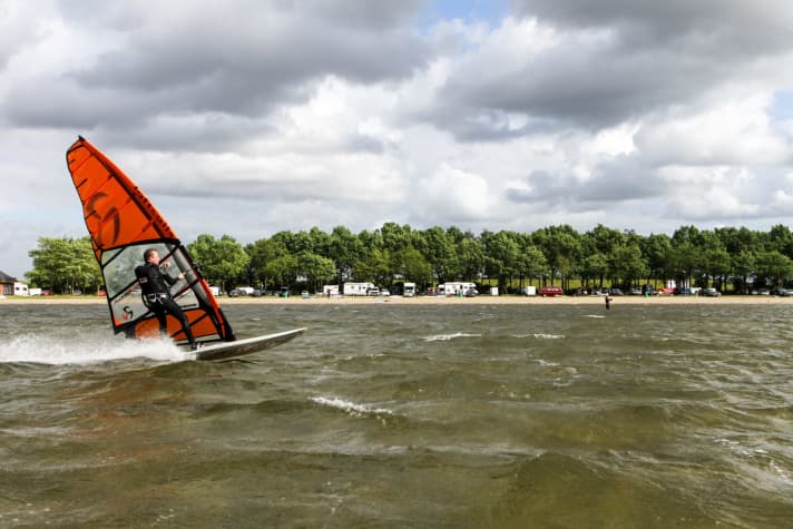 An vielen Spots kann man direkt vom Campingplatz aufs Wasser