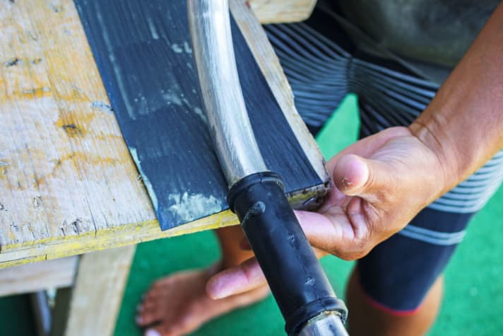 Place the facing so that the cut edge is on the inside of the fork.