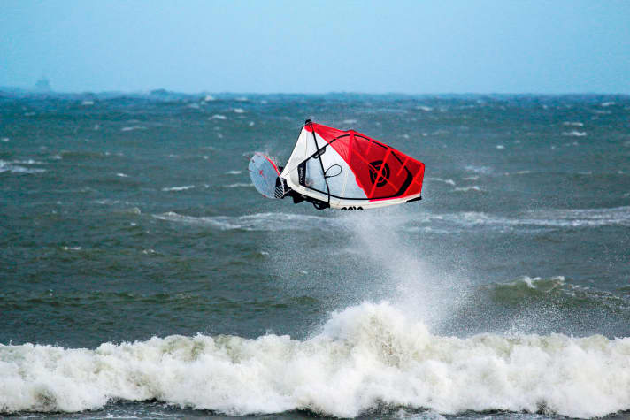   [Board] Quatro Super Mini 85 : [Tester] Gereon Gollan : [Spot] Hanstholm 
