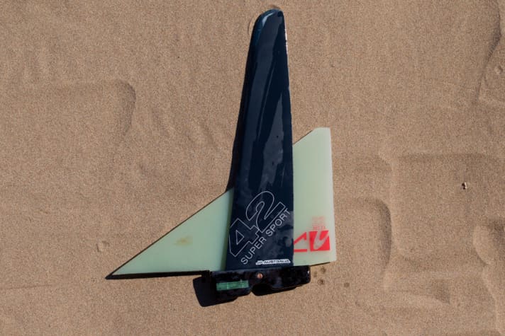   Laut Hersteller soll die 22er Delta eine 42er Freeridefinne ersetzen können. Das funktioniert leider nicht.