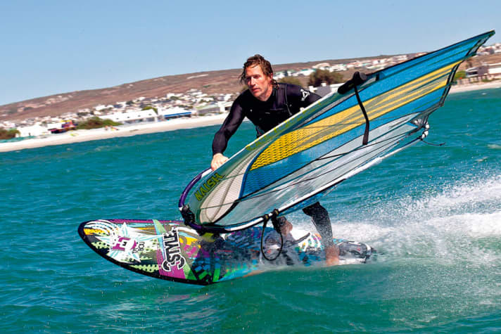 [Board] Tabou 3S 106 LTD : [Sail] Naish Sails Force 5,3 : [Tester] Marius Gugg : [Spot] Langebaan