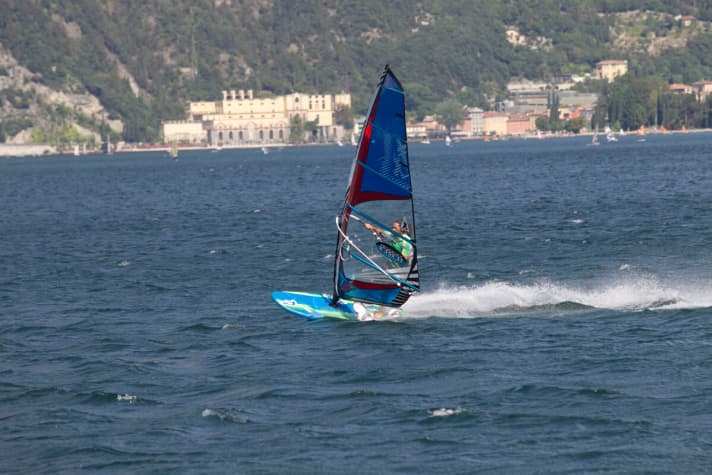     [Board] Fanatic Gecko : [Tester] Frank Lewisch: [Spot] Torbole/Lake Garda