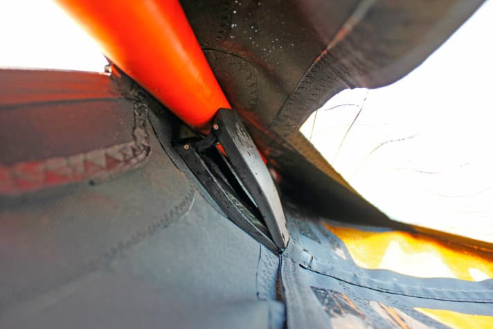 Vincent Langer gives professional tips on camber sails: construction, storage and how to solve problems with bouncing or stubborn cambers.