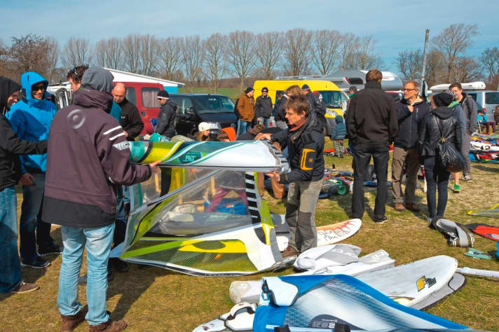 Flohmarkt des Surf Club Kiel in Strande
