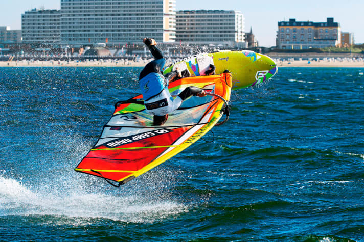 Safety: First aid in the event of a surfing accident