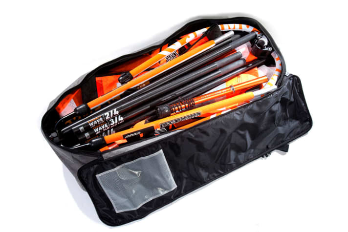 Five mast sections, three sails and a divisible carbon fork fit into one rucksack.