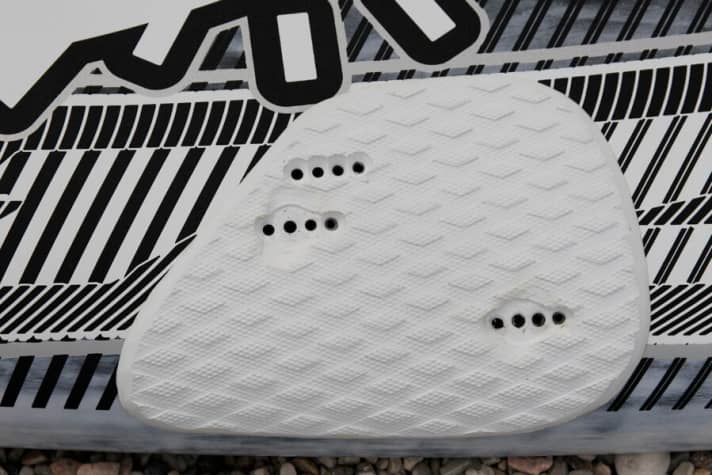 Interessante Dübelphilosophie bei RRD die Schlaufen können durch zwei Leisten für die hintere Schraube im Winkel individuell verstellt werden.