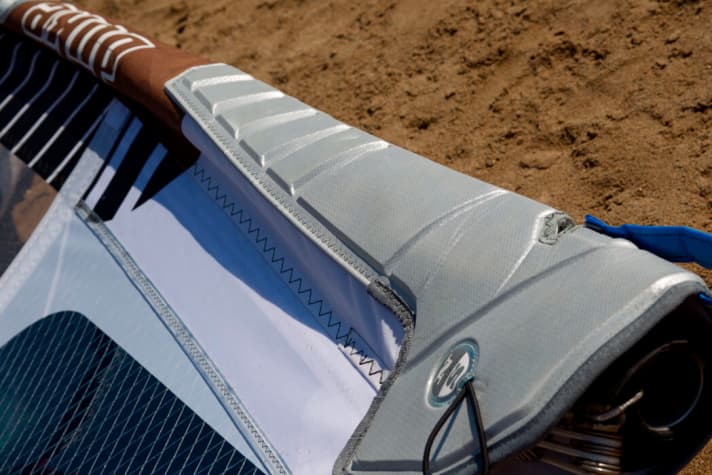   Der neue Mastprotektor von North Sails dagegen spart Gewicht und schützt gut. 