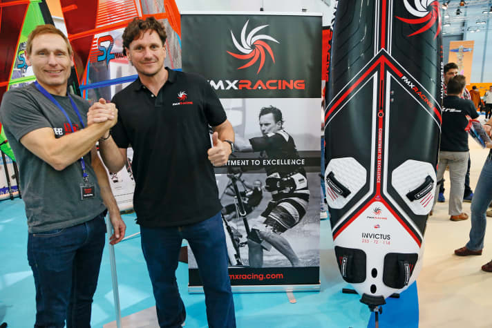 Finian Maynard (right) presented his board brand for the first time at boot Düsseldorf