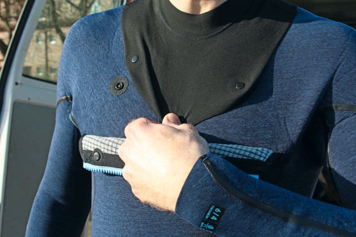 An additional rubber flap under the access hatch minimises water ingress