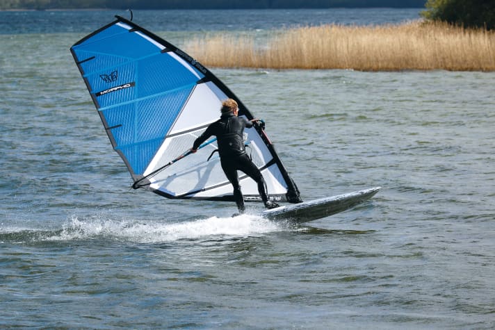 The Morpho Sails 7.6 is recommended on a thin Rdm mast