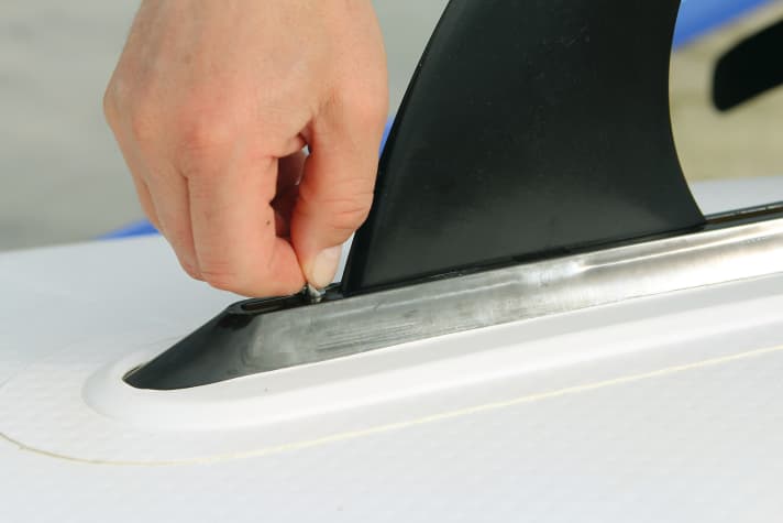 Fin assembly without tools