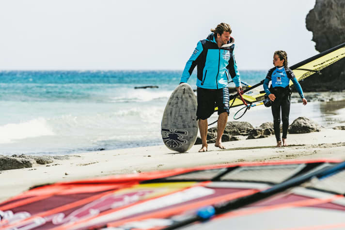 Liam Dunkerbeck ist auf dem besten Weg, in die Fußstapfen seines Vaters zu steigen. Er gewann die U17 Super Session beim Youth Worldcup in Pozo und erhielt eine Wildcard für den Wave-Worldcup auf Sylt 2019.