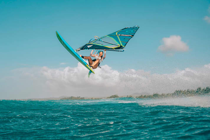 Teamfahrerin Maria Andrés hebt ab