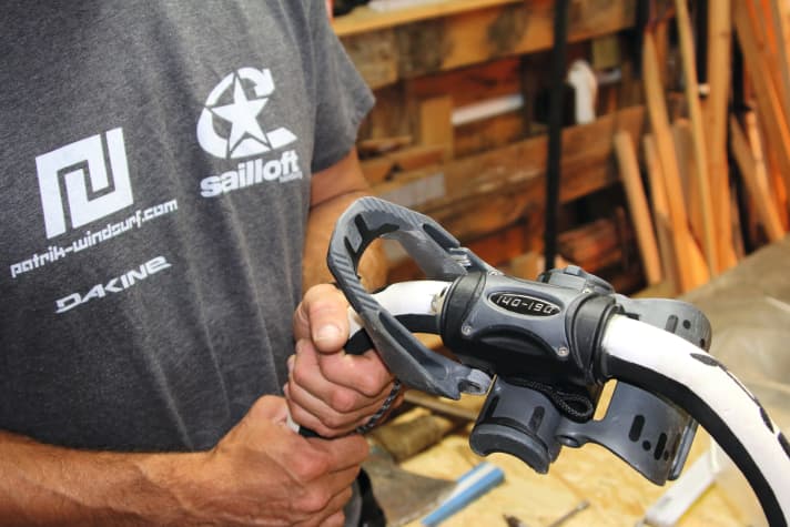 You can only see whether you have wound the rubber thick enough when the bolts are screwed back together.