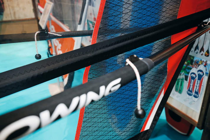   The trim system is integrated in the fork of the Carbowing