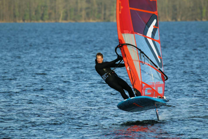  The iQFoil is primarily designed for extreme upwind and downwind courses, not so much for cruising in half wind