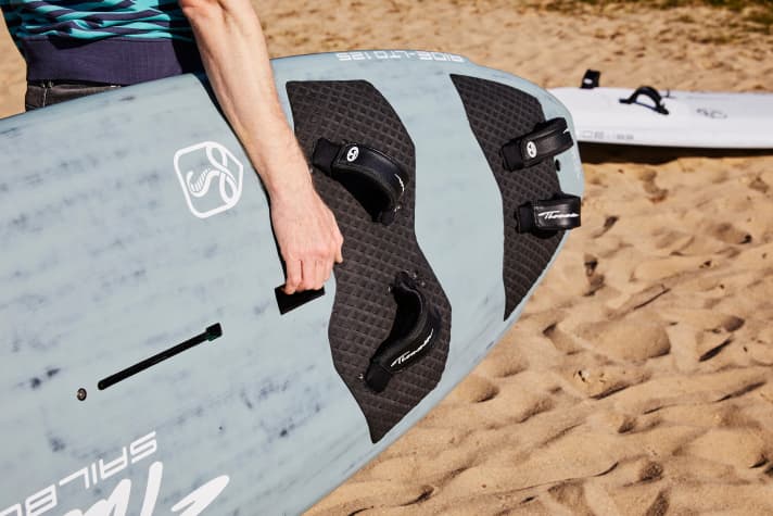 The built-in carrying handle on the Glide and Ride models is worth its weight in gold and can be closed with a foam stopper