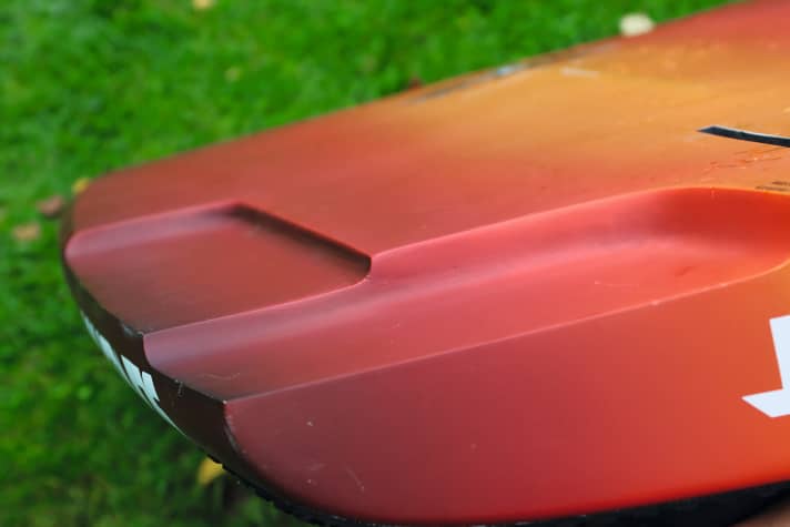   The underwater hull is characterised by massive cut-outs in the stern.