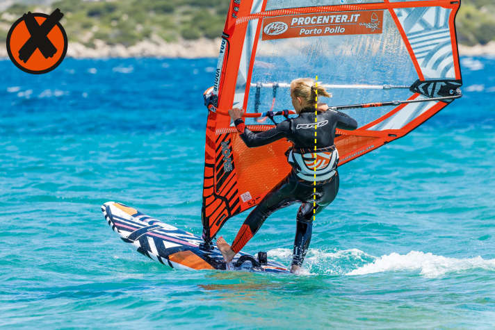 Tail loading - the most common mistake when learning loop surfing!