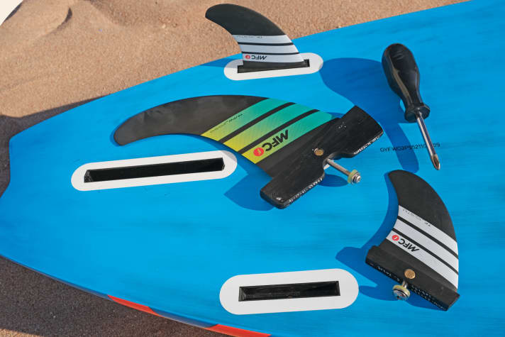 Side fins with Mini Tulttlebox (right).