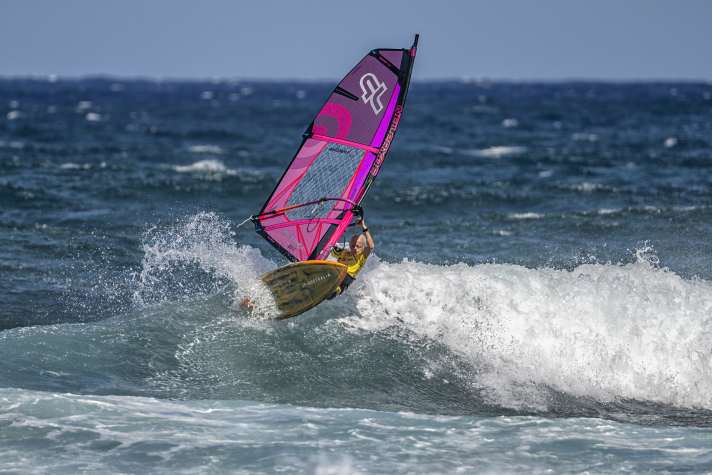 Rocco Swift, aged just twelve, has impressed fans with his courageous performance at the Aloha Classic in the open junior category.