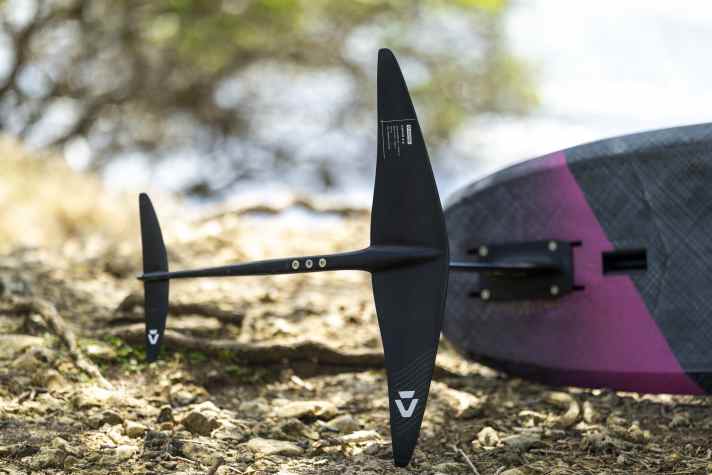 Lots of surface area in the centre area, slim at the wingtips - this is how Duotone aims to reconcile turning ability and pop