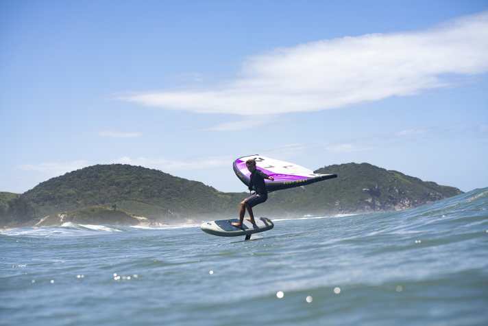 surf/finnspencer-skybridair25-float25-duotone-brazil-by-jeanlouisdeheeckeren-1573-1_992dc8488ee543b87c68fbd3791646b8