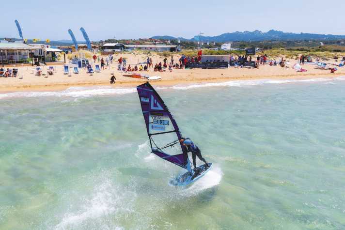 Spock in front of an audience in Porto Pollo, Sardinia. The dream of becoming a professional windsurfer is firmly in Živa's mind.