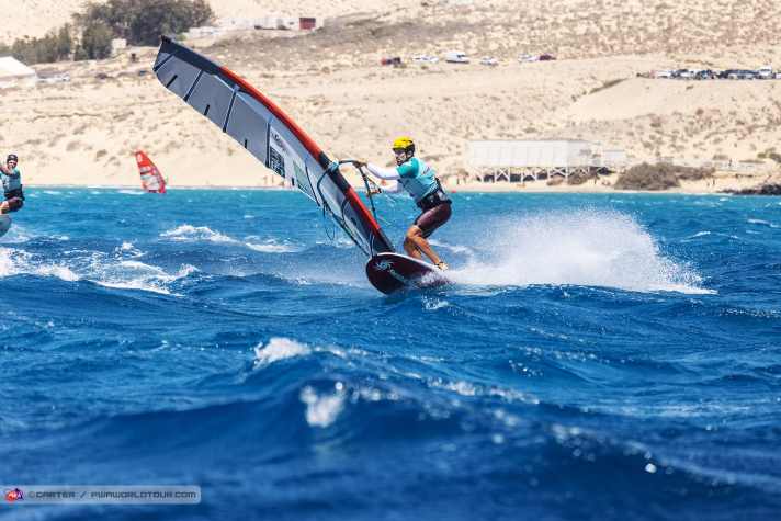 On Fuerte, Pierre Mortefon was still at the start with his old sails as a gesture of goodwill