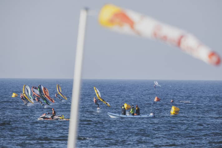 surf/gwa23-hvide-sande-day-6-m4a7574-lukas-k-stiller-62_0309152ac97e87a206eeae595b868e84