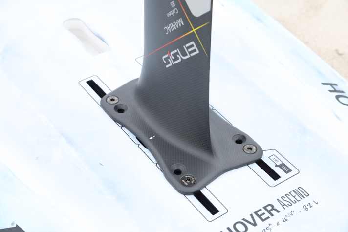 Foils are screwed into a double rail by all manufacturers.