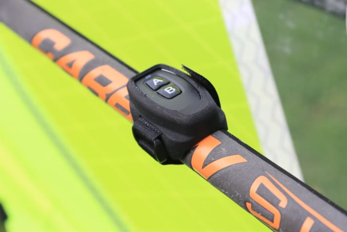The remote control batteries should last for around 150 surfing sessions, but can of course be replaced