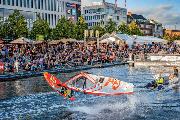 Freestyle in the middle of the city at the tow-in in the boat harbour at Kieler Woche