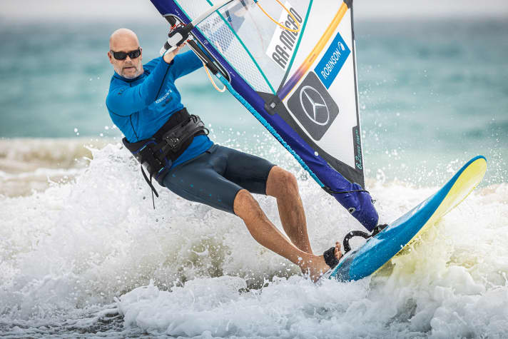 Bernd Flesser is at home on the surfboard.