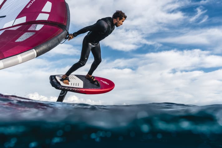 surf/r-winger-24-sardinia-philipmackenbrock-loc6332-wp_ef3480fba40055de11fa9ab998a3fc3d